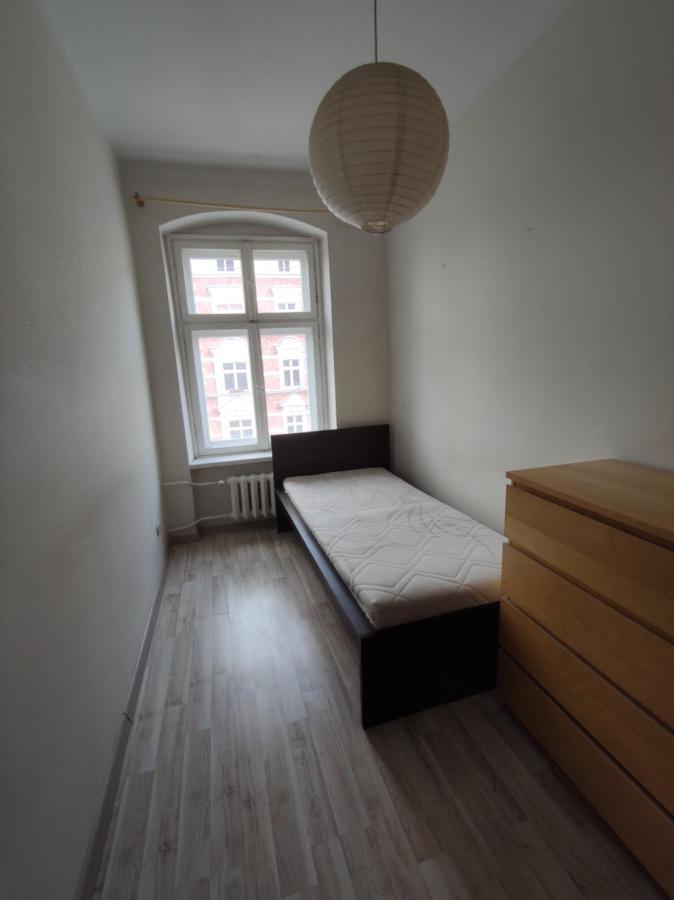 Apartament Przestronny apartament dla czterech osób Wrocław Zewnętrze zdjęcie