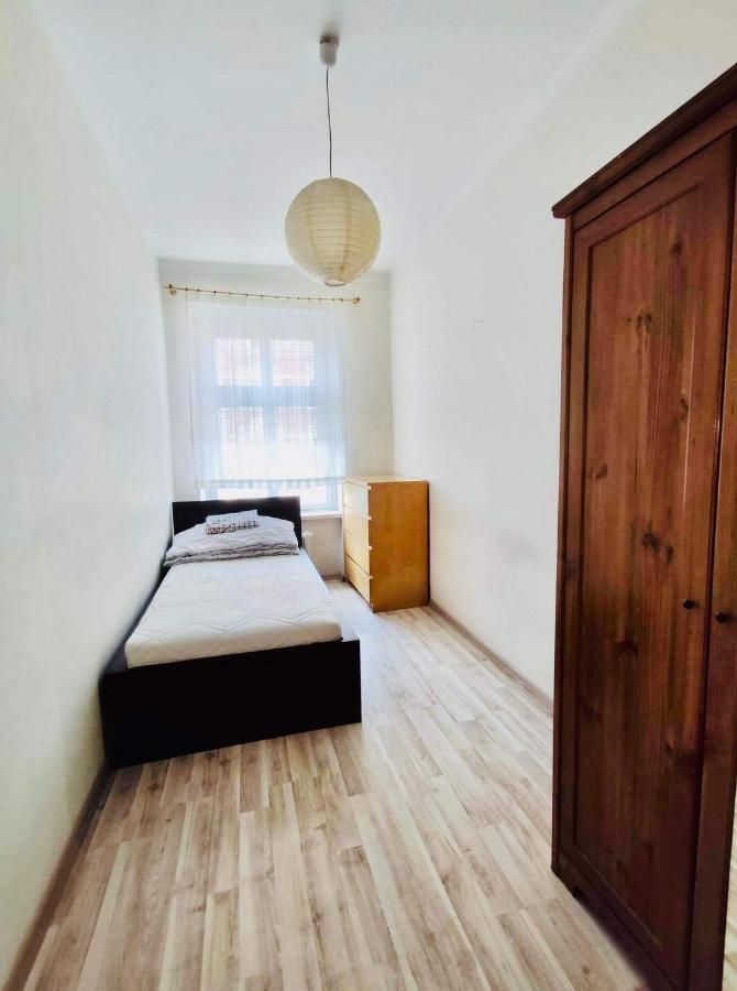 Apartament Przestronny apartament dla czterech osób Wrocław Zewnętrze zdjęcie