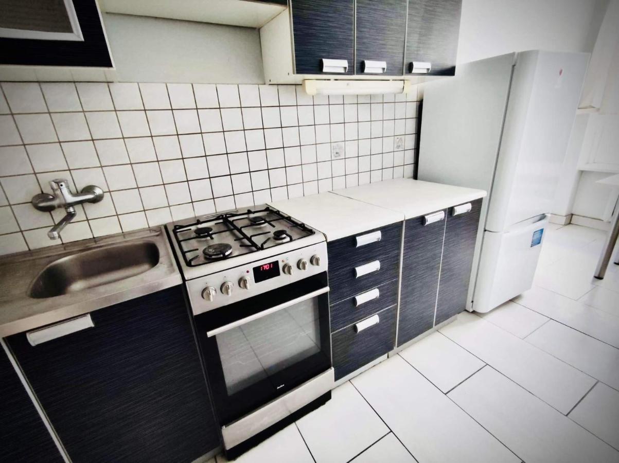 Apartament Przestronny apartament dla czterech osób Wrocław Zewnętrze zdjęcie